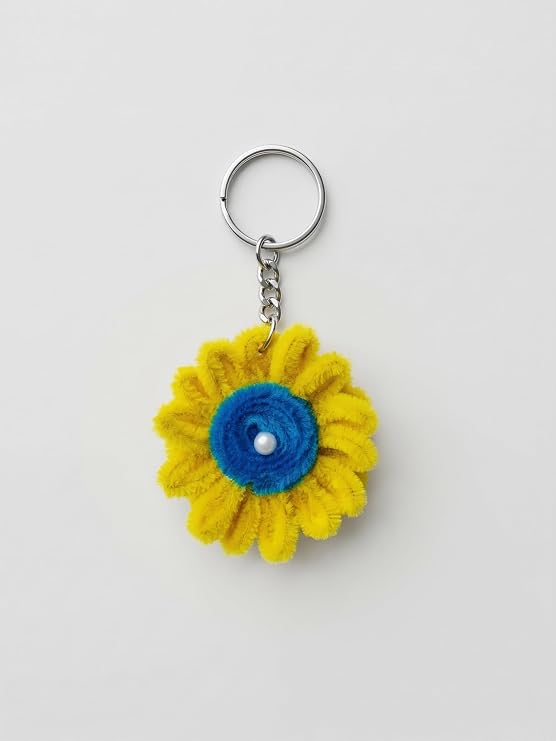 AGANTUK Handmade Yellow Daisy Pipe Cleaner Keychain