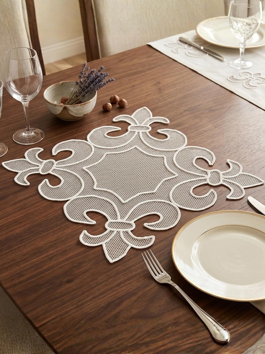 Handmade White Floral Decorative Place Mat for Dining Table